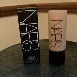 NARS Soft Matte Complete Foundation in LIGHT 4 “Deauville”
